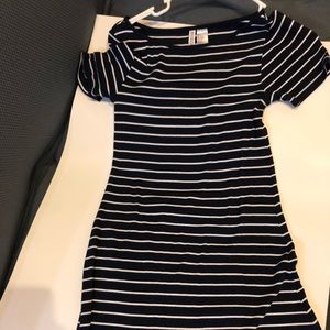 🌸 Divided H&M striped dress size 4 🌸